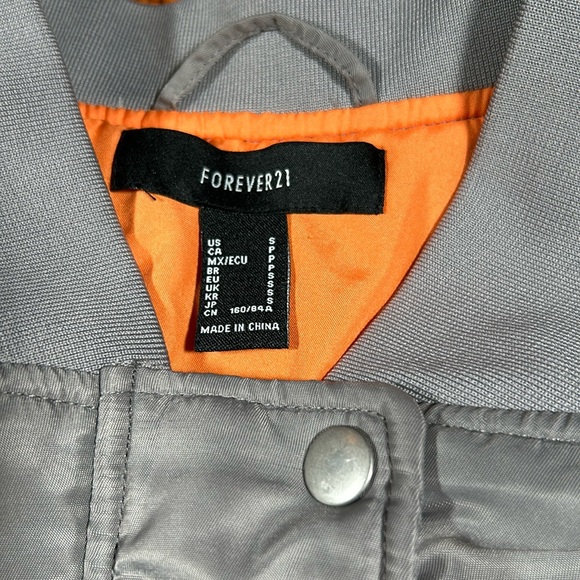 Cool Chick, FOREVER 21, cropped bomber!! - Picture 8 of 12